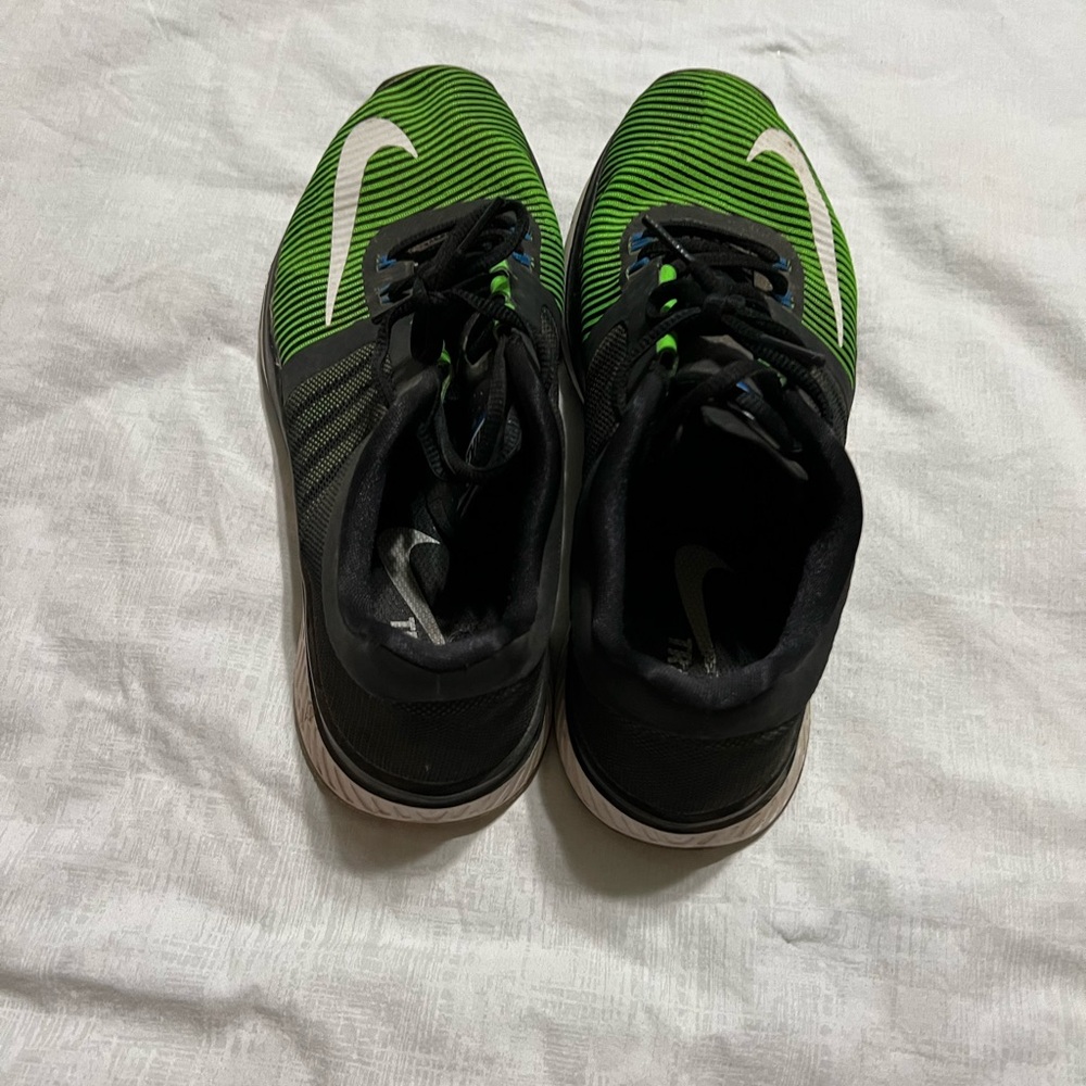 Nike Men's Black and Green Sneakers